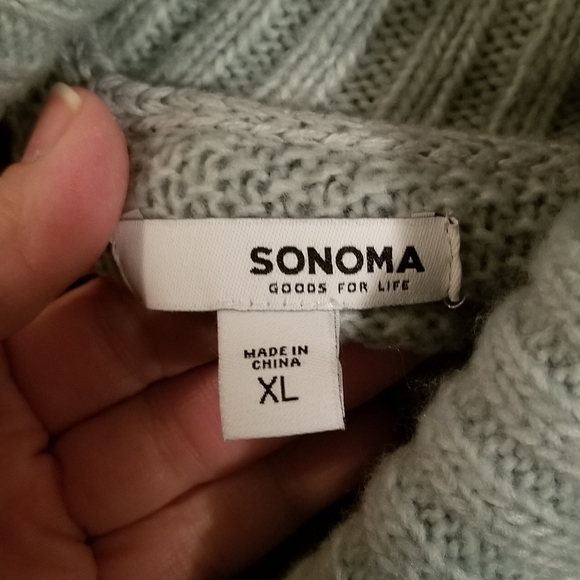 3 womens sweaters - Picture 5 of 6